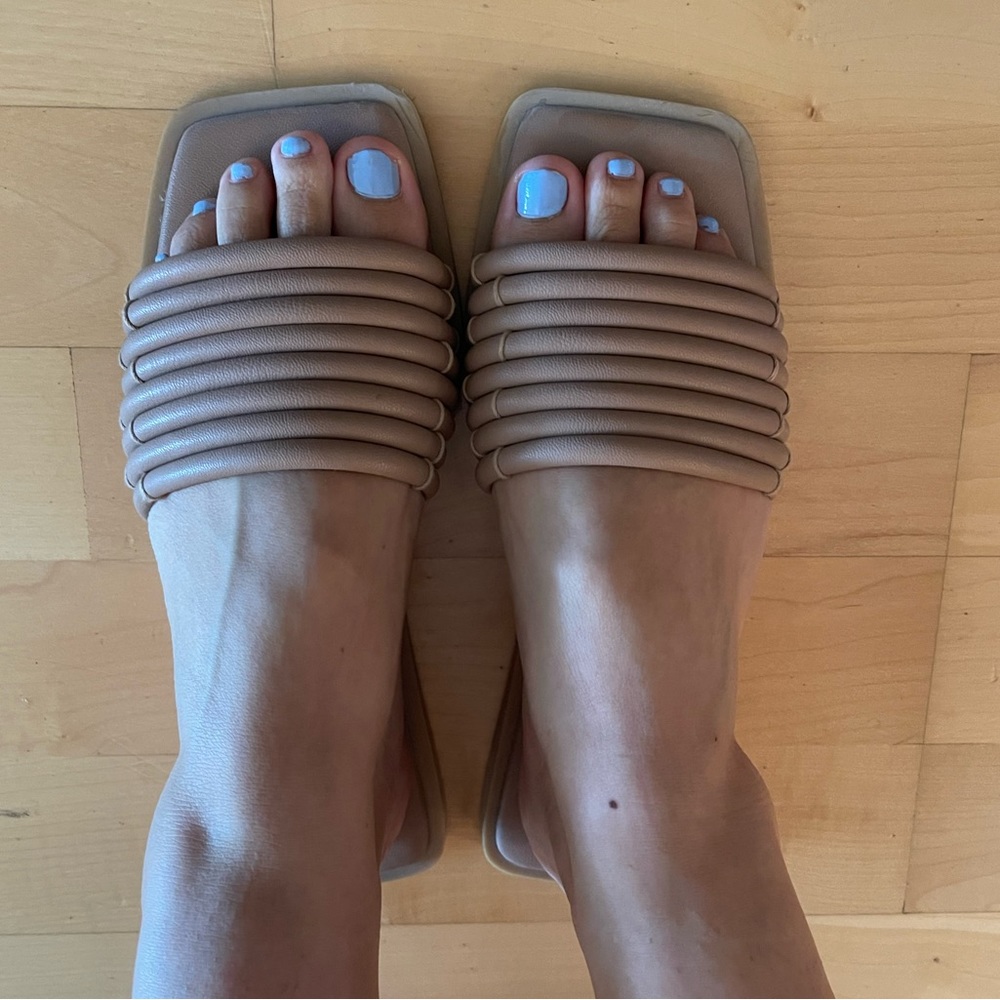 Sandals - Picture 2 of 7